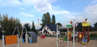 Plac zabaw w Wilczynie przeszedł przebudowę. Pojawiły się nowe urządzenia dla dzieci Plac zabaw w Wilczynie przeszedł przebudowę. Pojawiły się nowe urządzenia dla dzieci